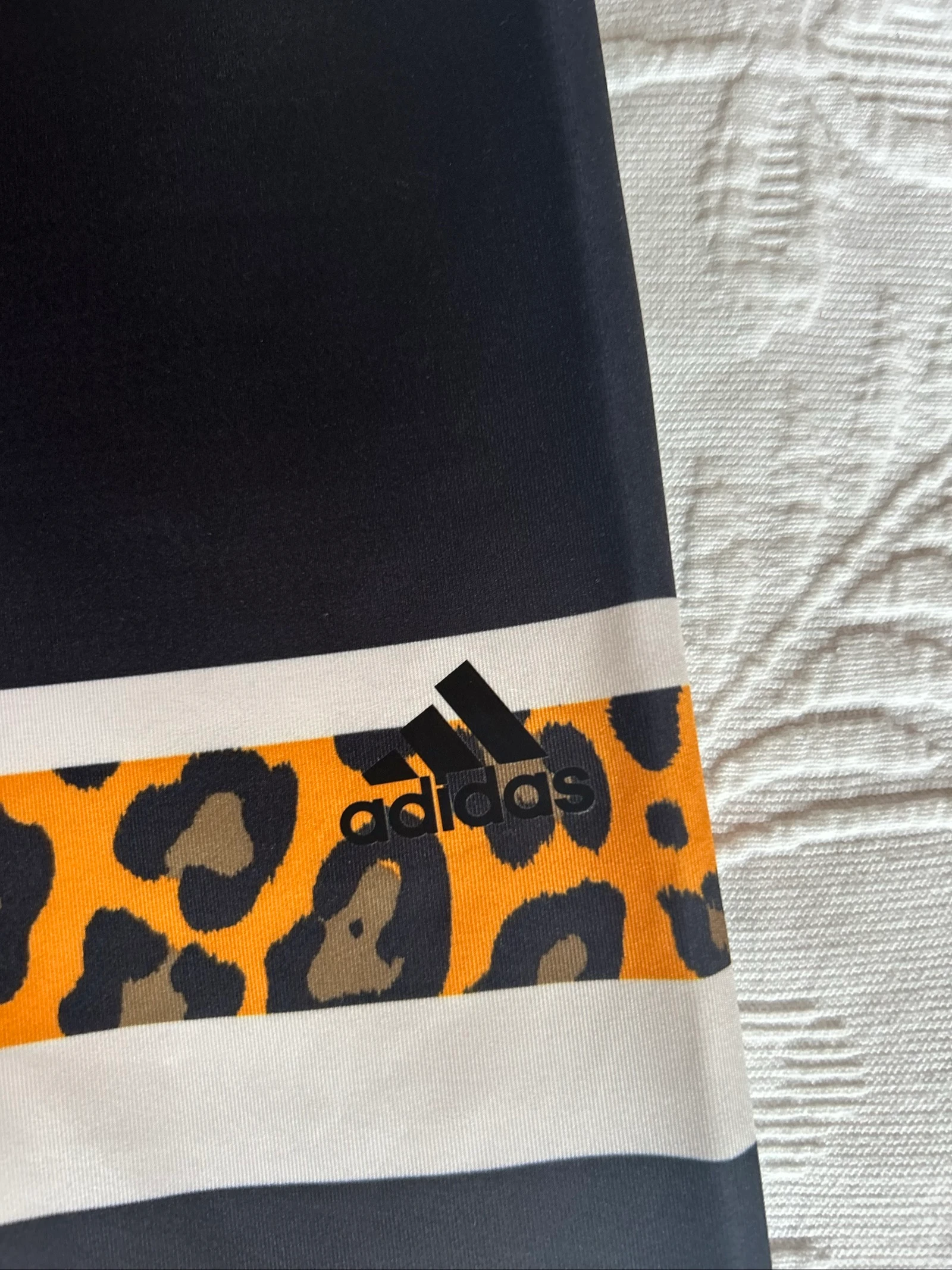 Leggings Adidas con diseño de leopardo/cebra talla M – photo 3